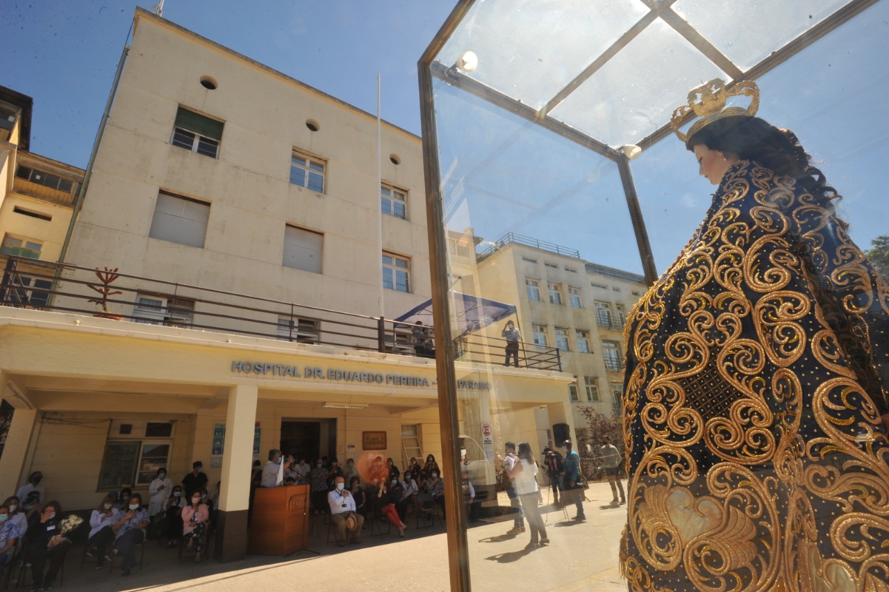 Cálida acogida para la Virgen de lo Vásquez en su visita por 24 horas al Hospital Dr. Eduardo Pereira.