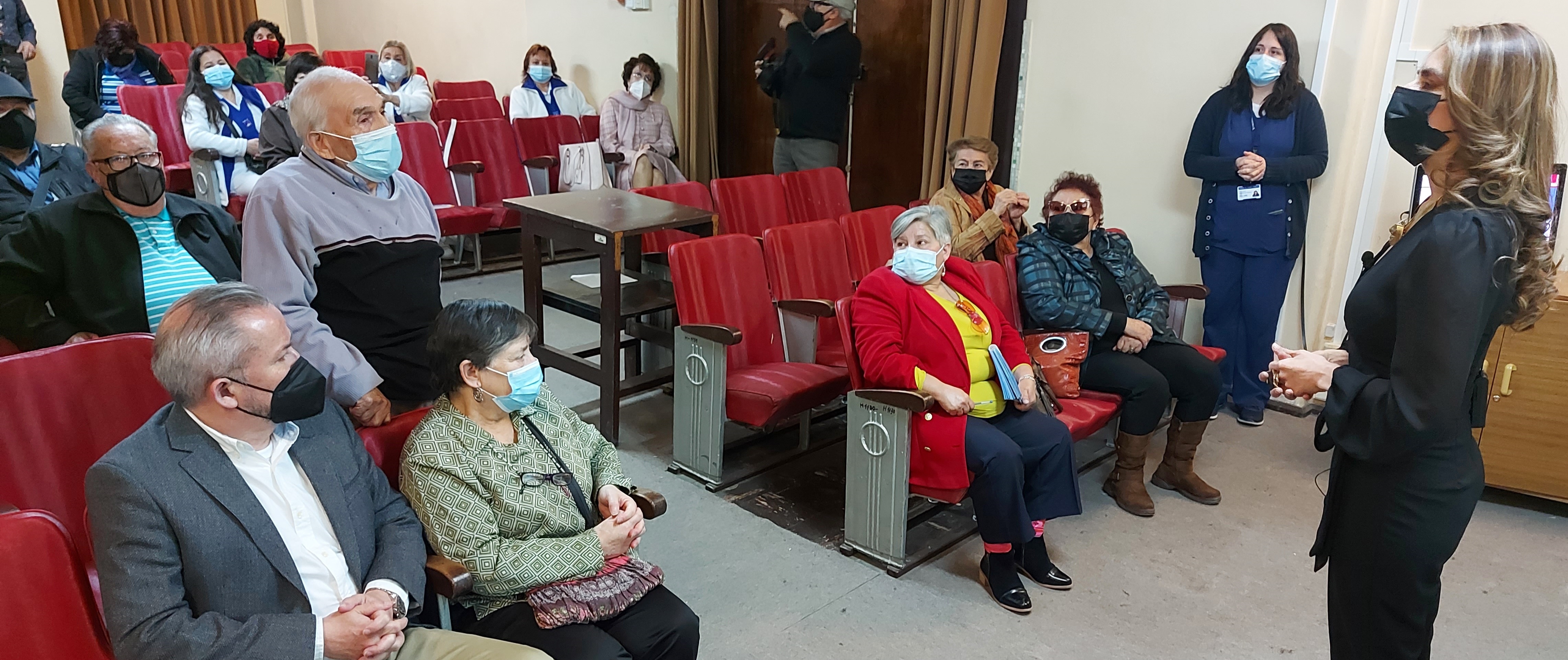 Después de un año y medio en pandemia, se realizó primer conversatorio presencial con representantes de la comunidad