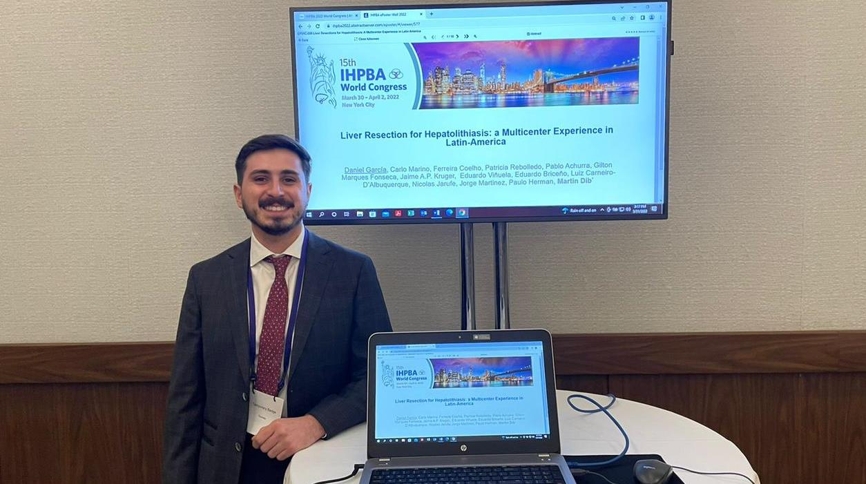 Cirujano HEP presentó trabajos de investigación en Congreso Internacional en New York