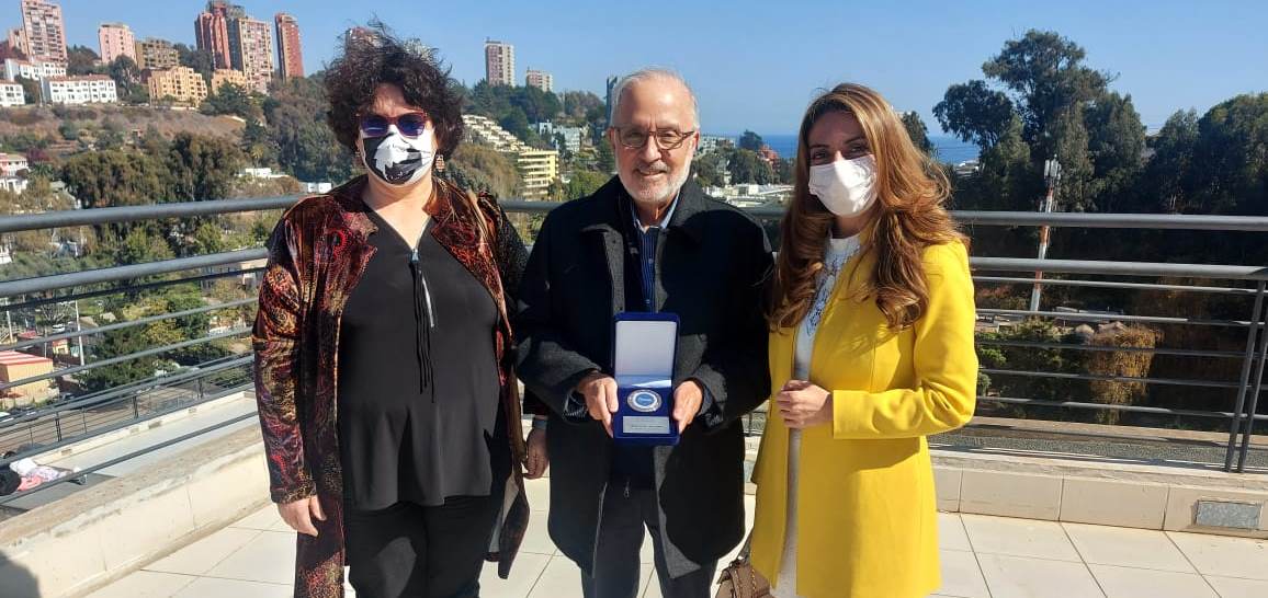 Jefe de Medicina del HEP Dr. Alberto Botto fue reconocido por su destacada trayectoria como académico de la Universidad de Valparaíso