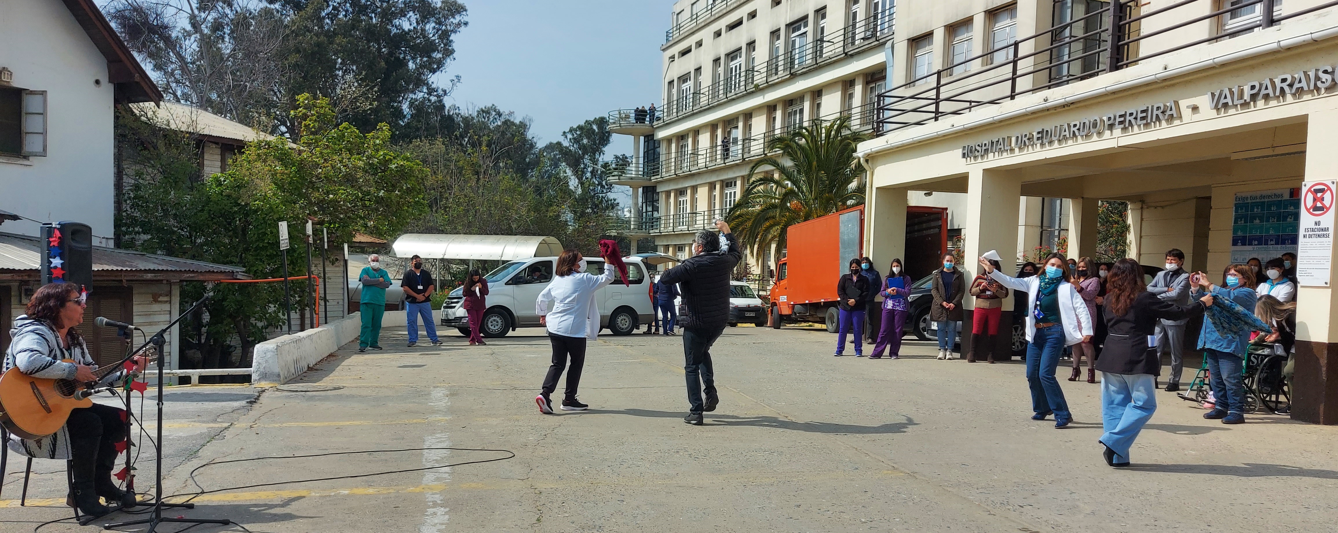 Con música, alegría y bailes la comunidad hospitalaria festejó las Fiestas Patrias en el HEP