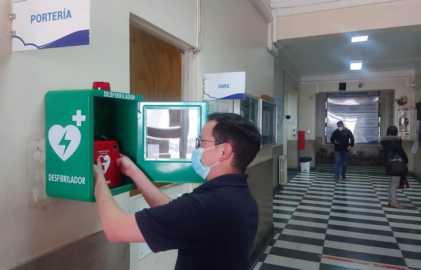 Nuevos desfibriladores portátiles se instalaron en el HEP