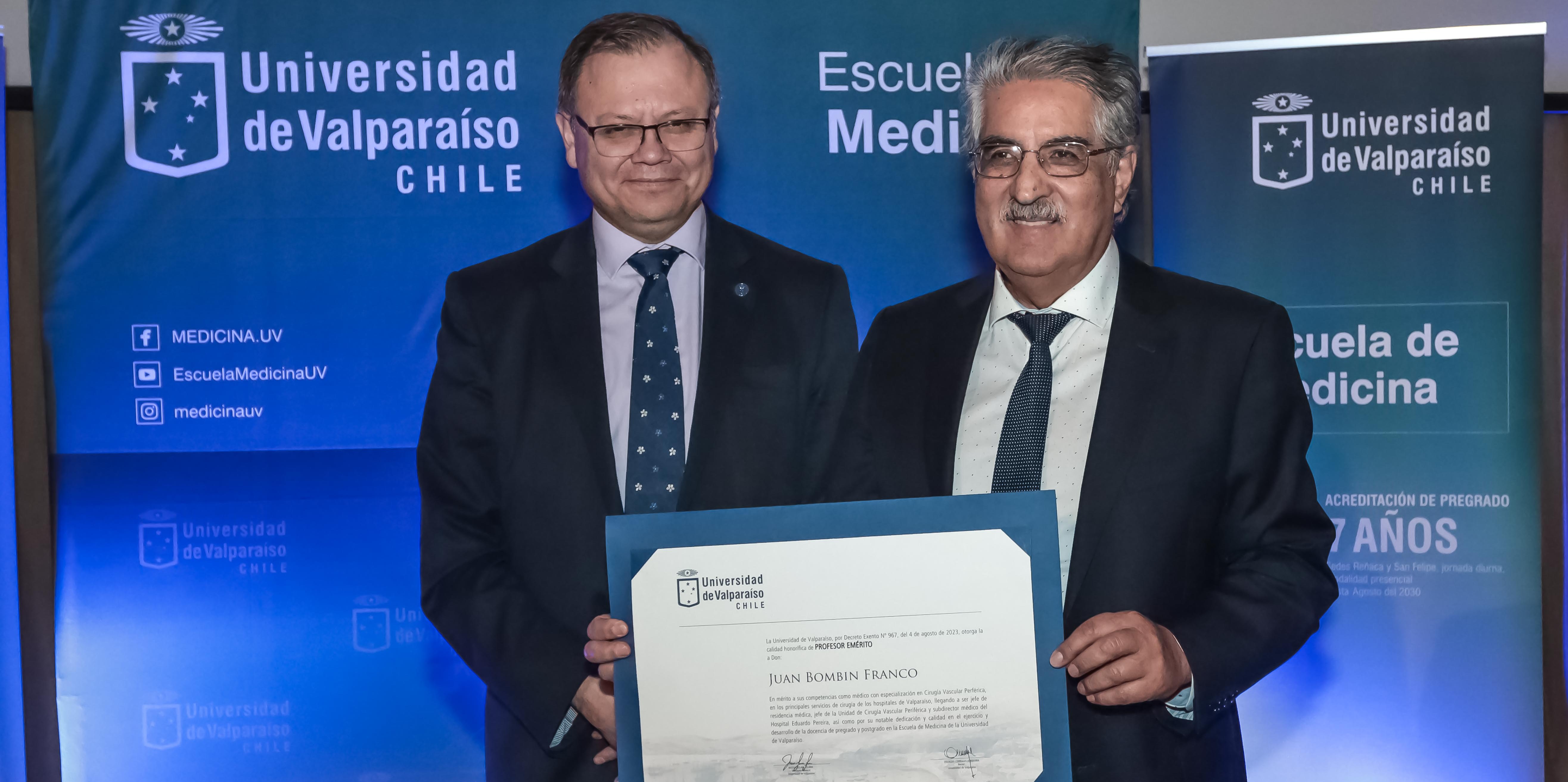 Cirujano HEP, Dr. Juan Bombin recibió calidad honorífica de “Profesor Emérito” de la Escuela de Medicina de la Universidad de Valparaíso